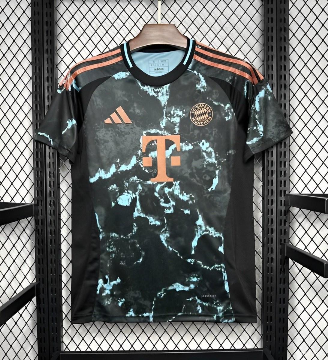 Camiseta de fútbol Bayern Munich 2024/25 VISITANTE MANGA CORTA VERSION FAN